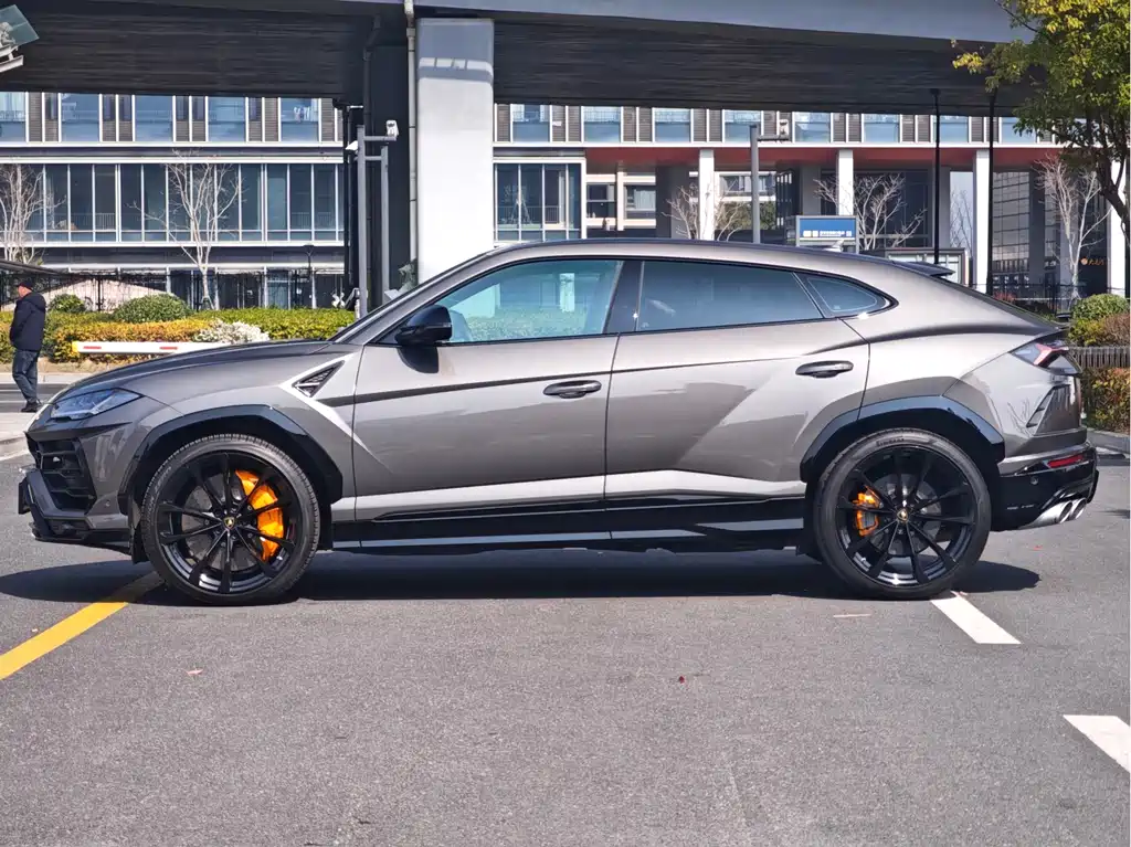 Lamborghini Urus 2022 — фото 4