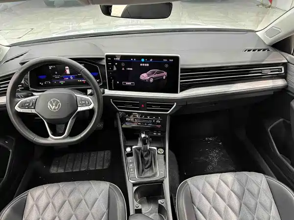 Volkswagen Sagitar 2023