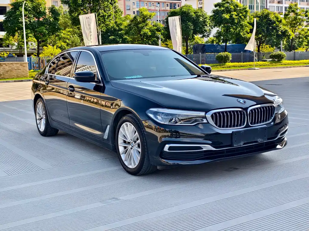 BMW 5 Series 2020 — фото 3