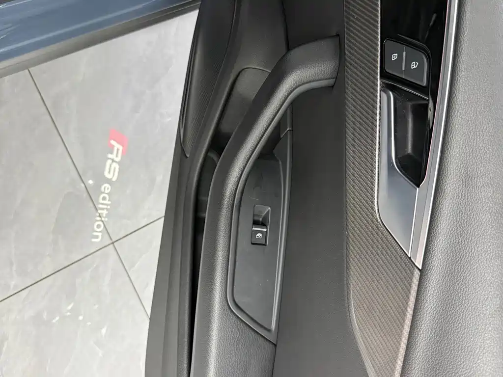 Audi A4L 2022 — фото 11