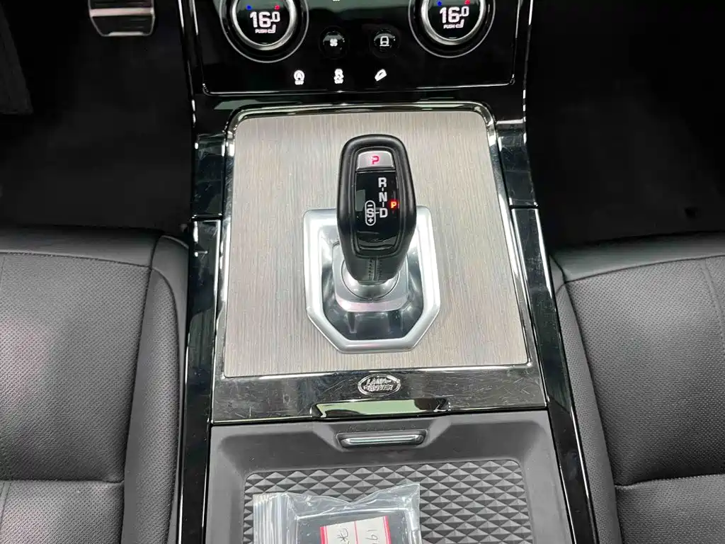 Land Rover Range Rover Evoque 2022 — фото 6