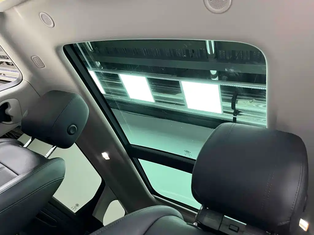 Land Rover Range Rover Evoque 2022 — фото 10