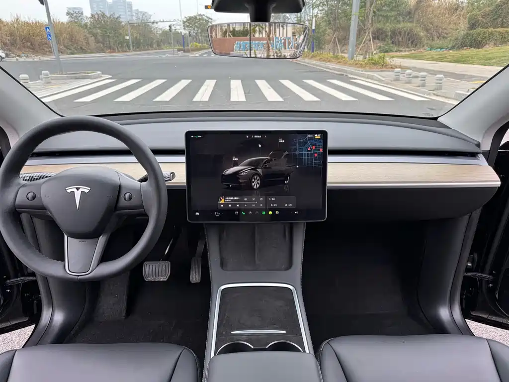 Tesla Model Y 2023 — фото 9