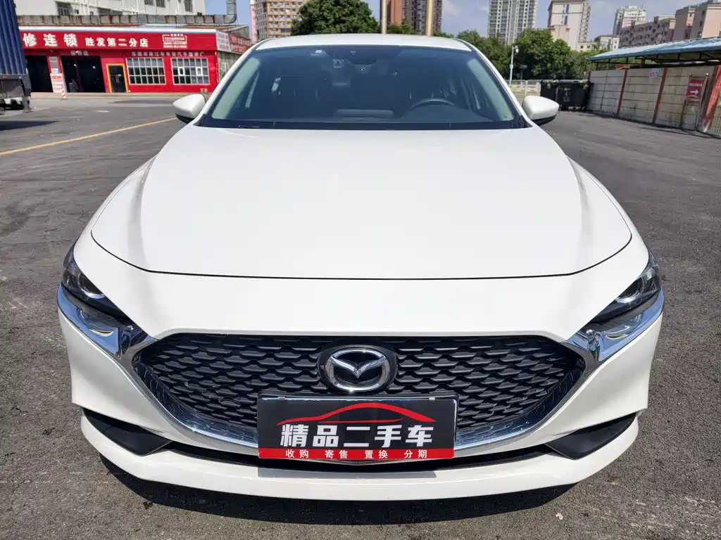 Mazda 3 Axela 2022 — фото 2