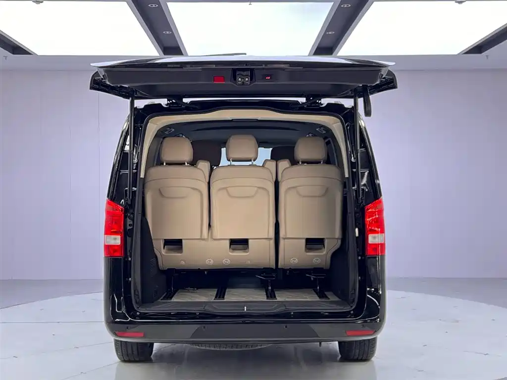 Mercedes-Benz Vito 2023 — фото 9
