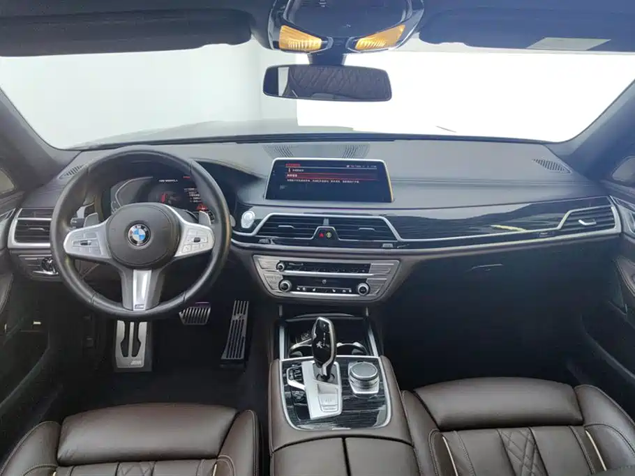 BMW 7 Series 2020 — фото 12