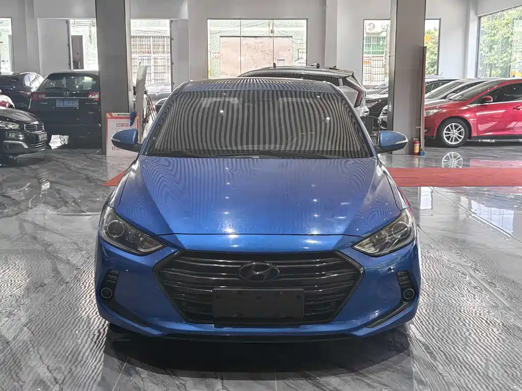 Hyundai Elantra 2017 — фото 3