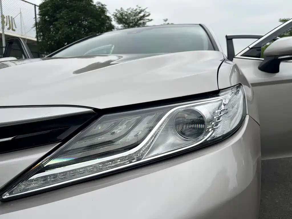 Toyota Camry 2019 — фото 20