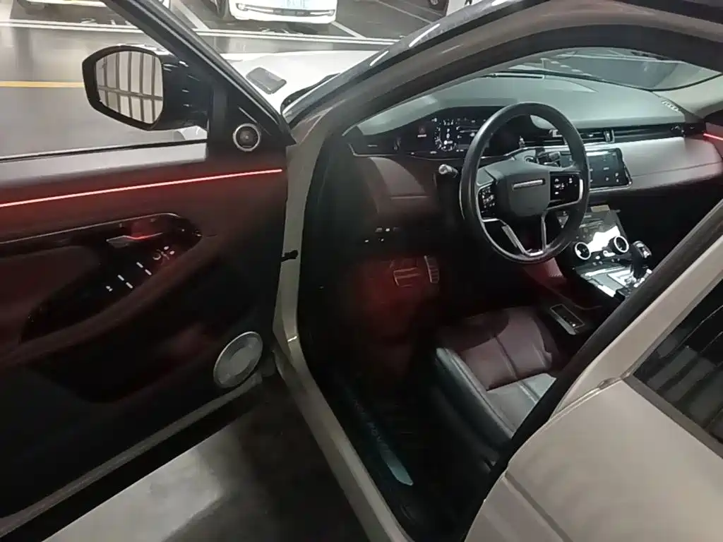 Land Rover Range Rover Evoque 2022 — фото 16