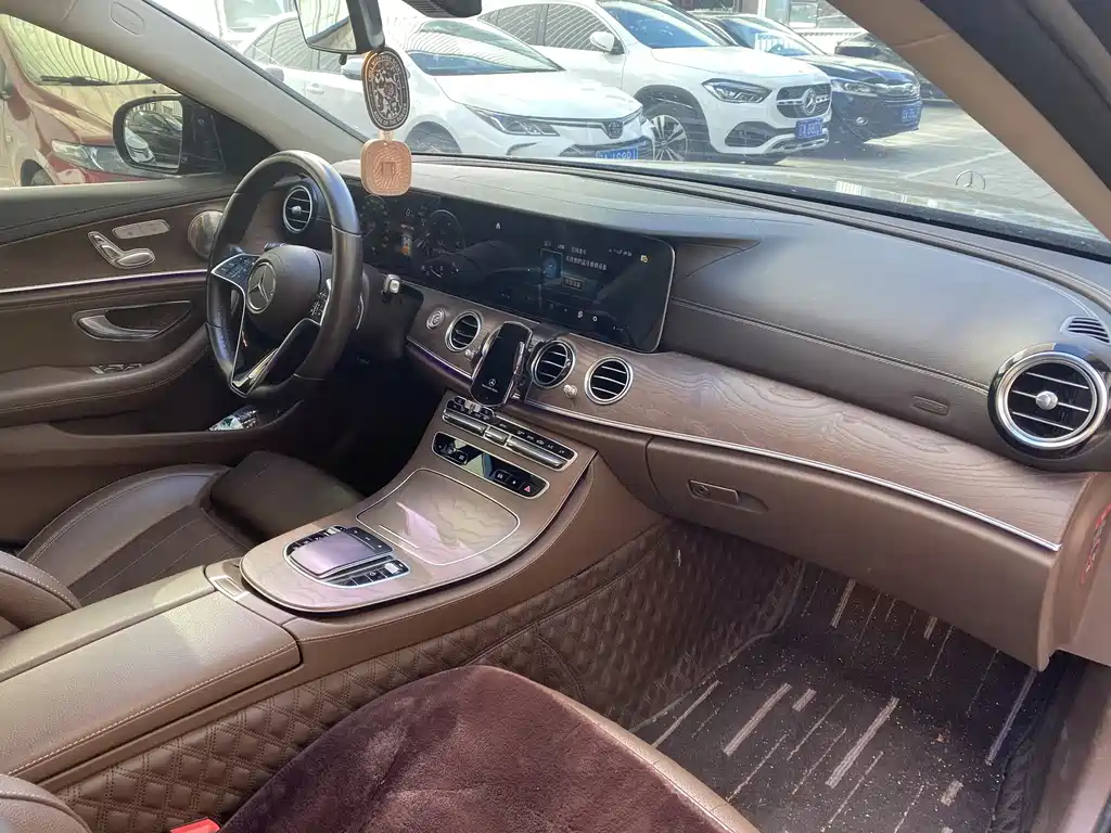 Mercedes-Benz E-Class 2023 — фото 7