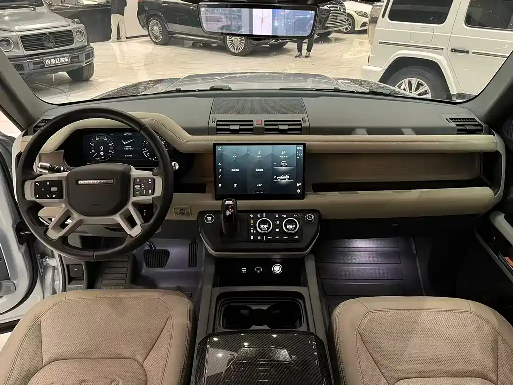 Land Rover Defender 2022 — фото 9