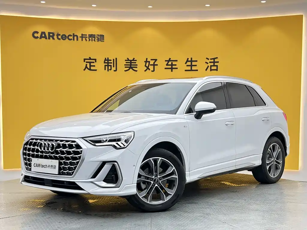 Audi Q3 2024 — фото 1