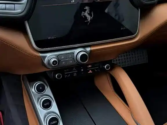 Ferrari GTC4Lusso 2018 — фото 4