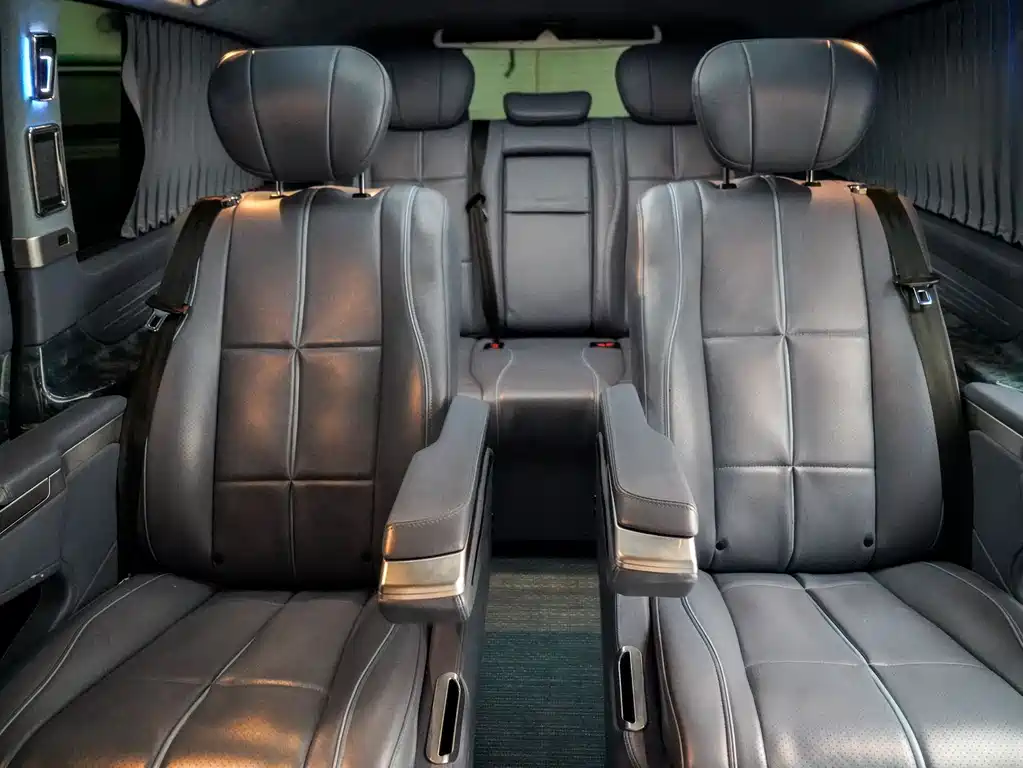 Mercedes-Benz V-Class 2022 — фото 14