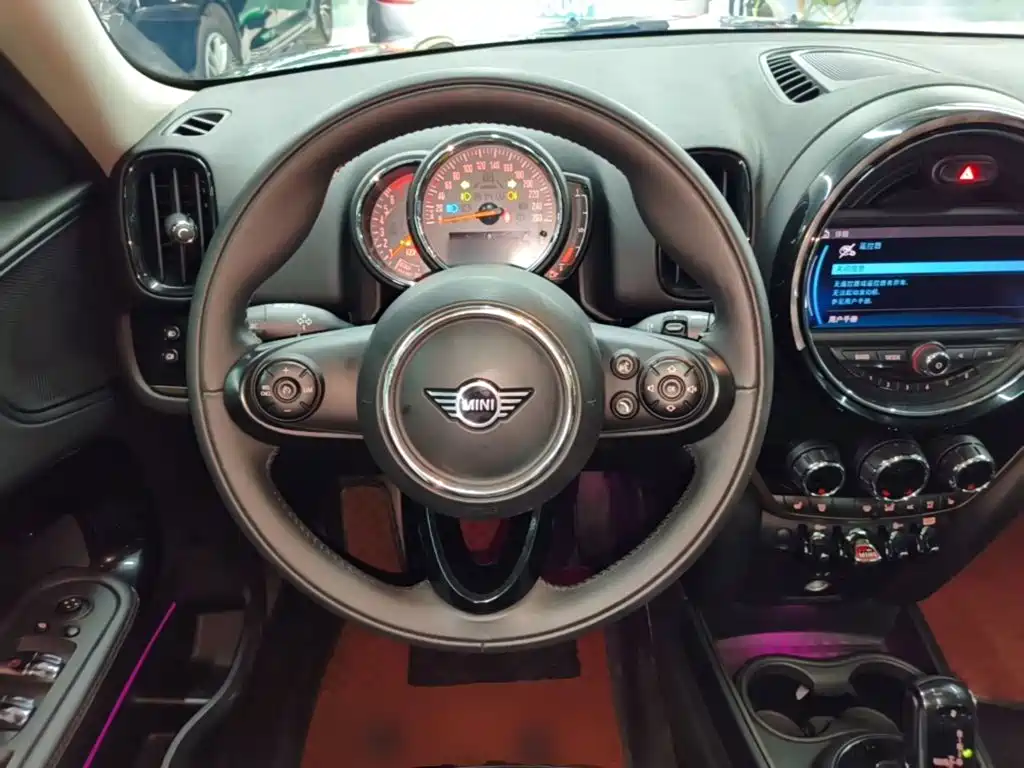 MINI Countryman 2020 — фото 11