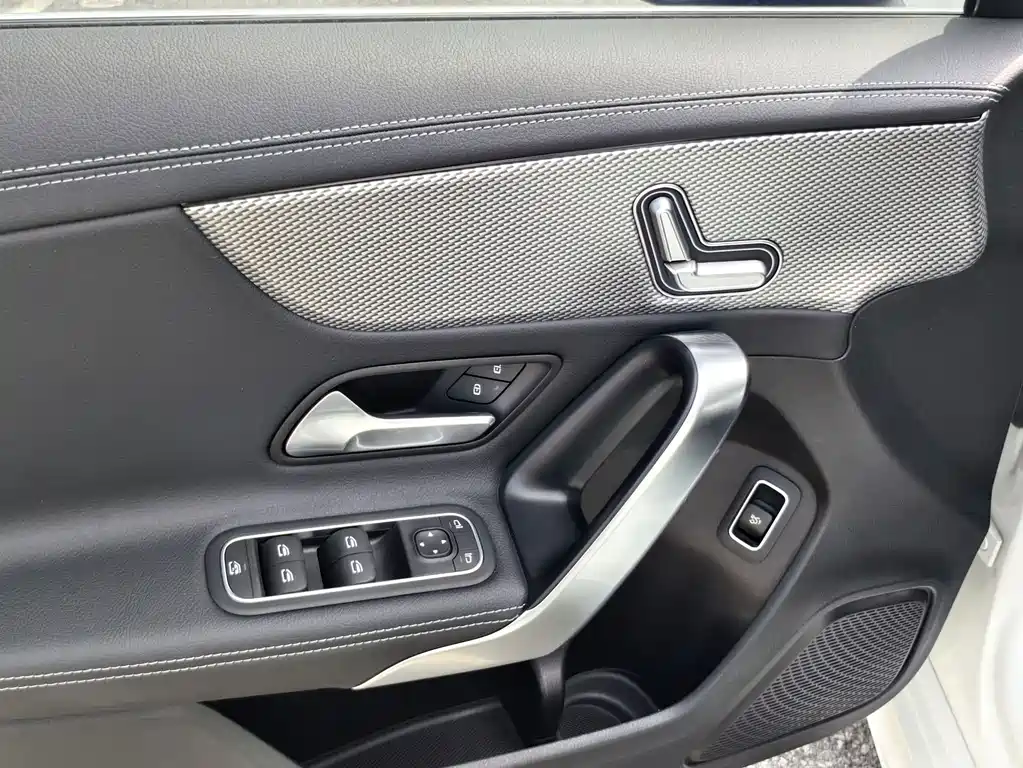 Mercedes-Benz A-Class 2023 — фото 17