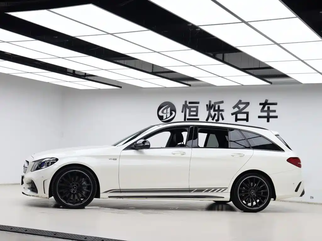 Mercedes-Benz C-Class AMG 2021 — фото 34