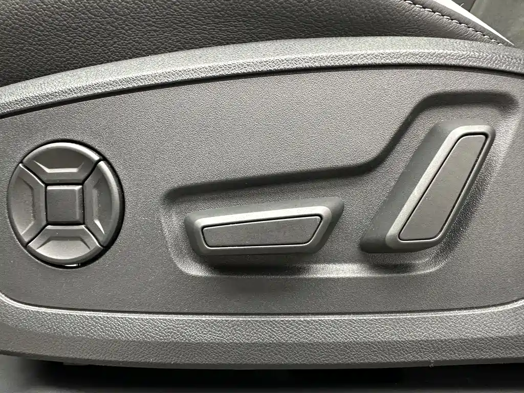 Audi Q3 2023 — фото 13