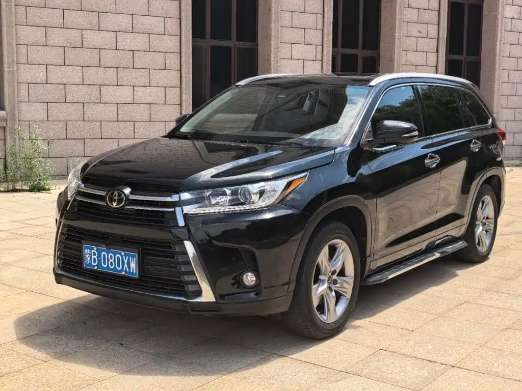 Toyota Highlander 2018 — фото 1