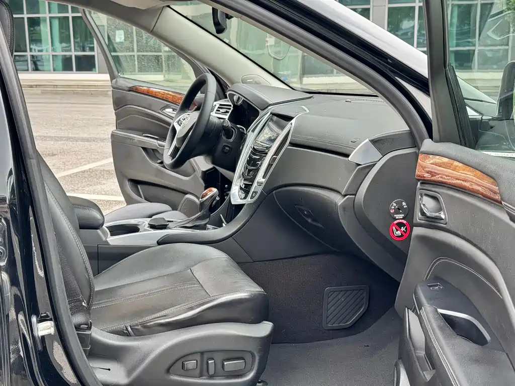 Cadillac SRX 2014 — фото 11