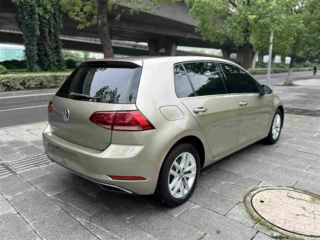 Volkswagen Golf 2018 — фото 11