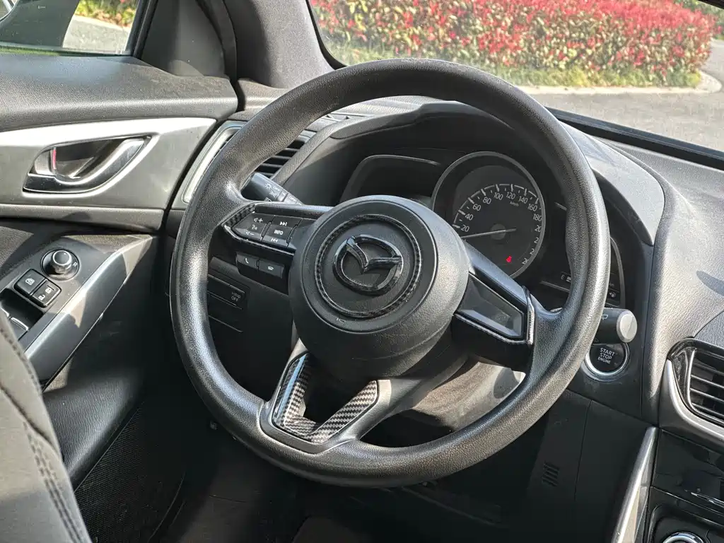 Mazda CX-4 2018 — фото 14