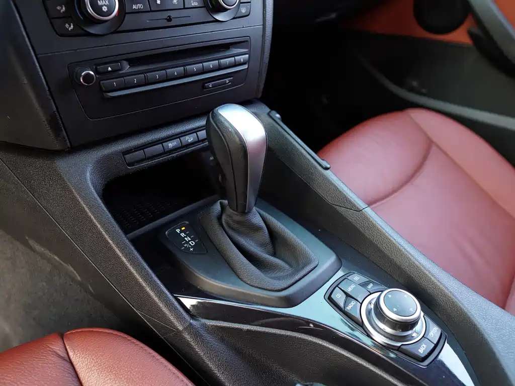 BMW X1 2011 — фото 16