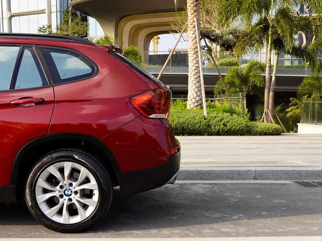 BMW X1 2011 — фото 24