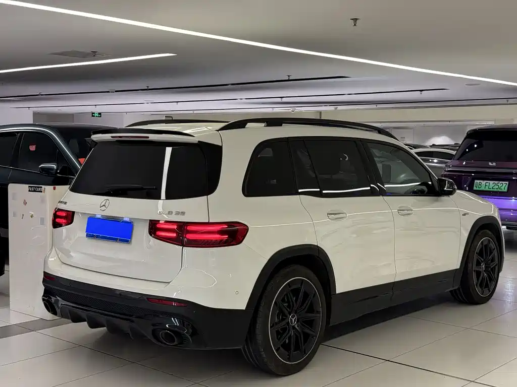 Mercedes-Benz GLB AMG 2025 — фото 11
