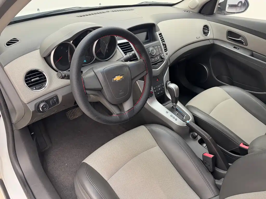 Chevrolet Cruze 2013 — фото 10