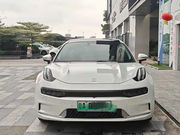 Zeekr 001 2023