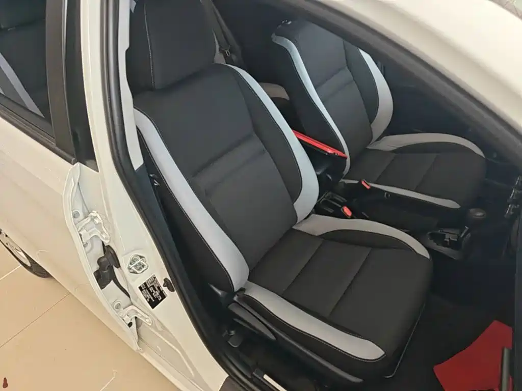 Toyota Yaris L 2021 — фото 25