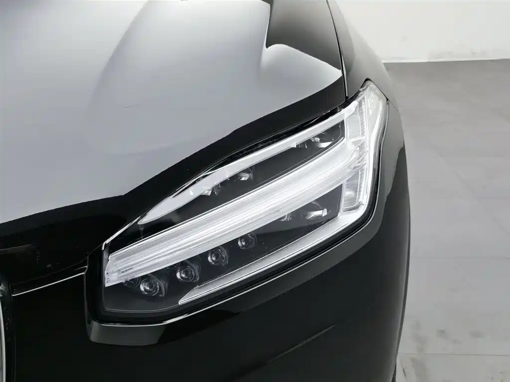 Volvo XC90 PHEV 2023 — фото 7