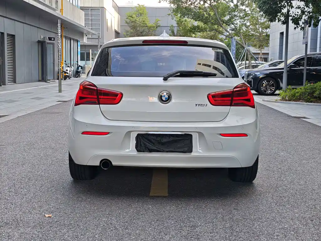 BMW 1 Series 2015 — фото 16