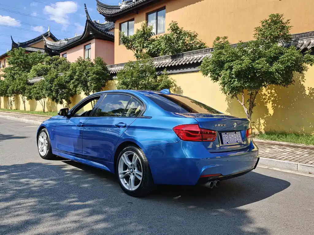 BMW 3 Series 2018 — фото 9
