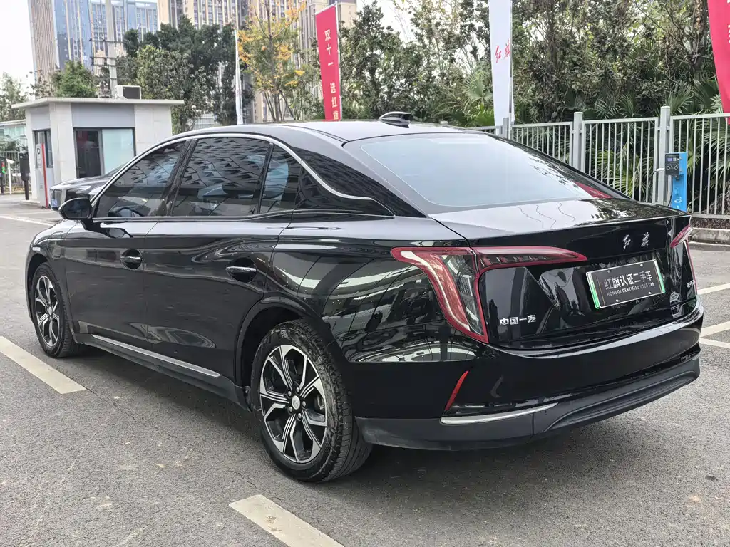 Hongqi E-QM5 2023 — фото 6