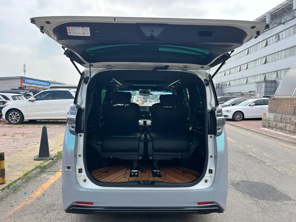 Toyota Vellfire 2021 — фото 31