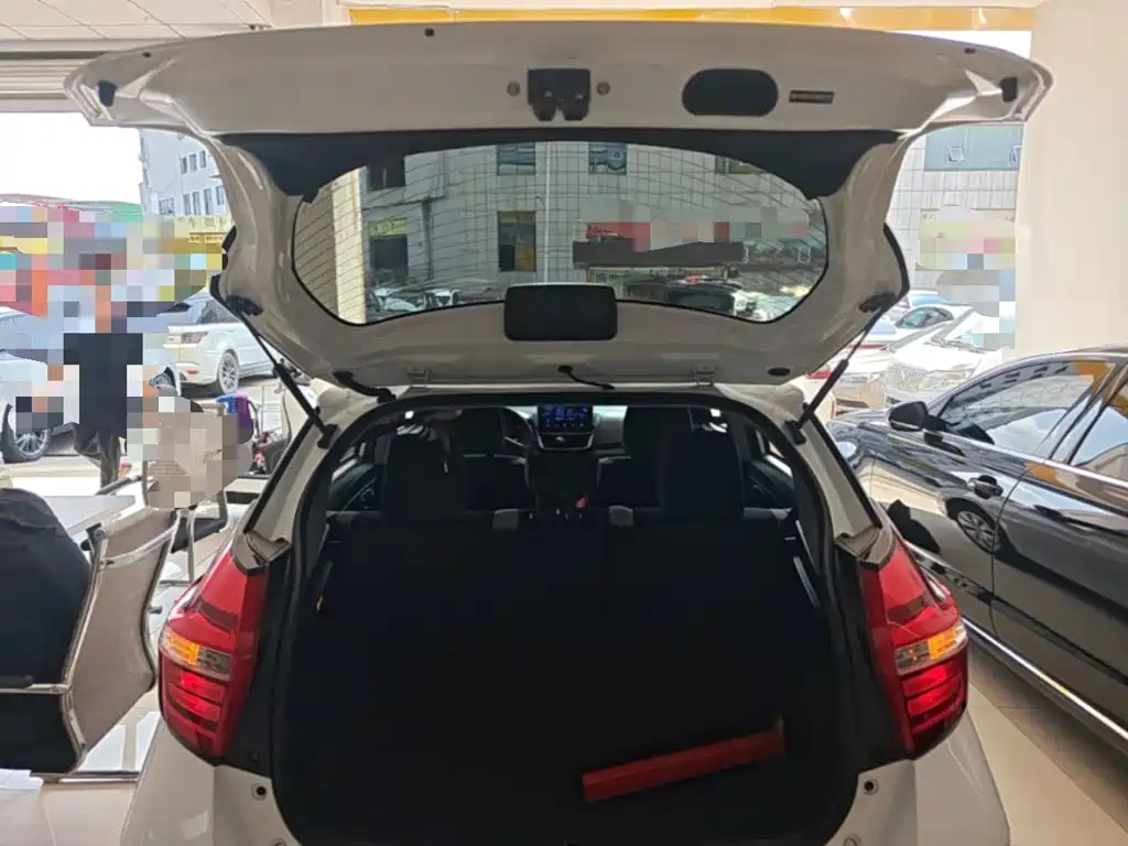 Toyota Yaris L 2021 — фото 19