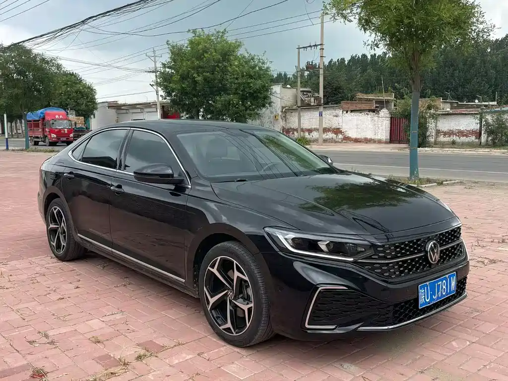 Volkswagen Passat 2023