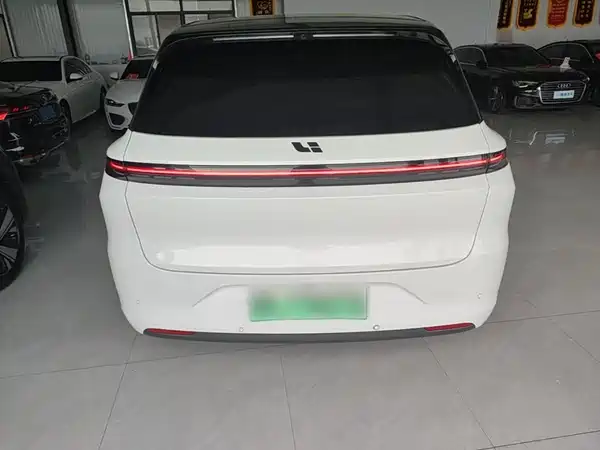 Li Auto L6 2024