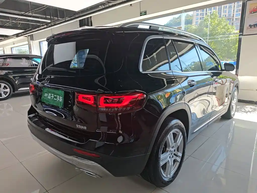 Mercedes-Benz GLB 2023