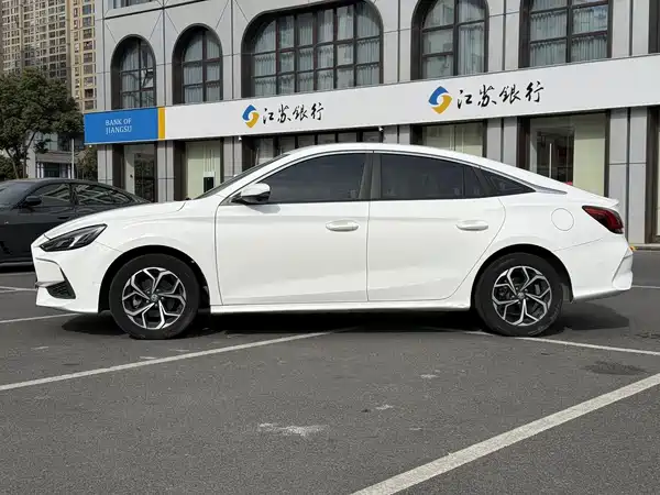 MG MG5 2022