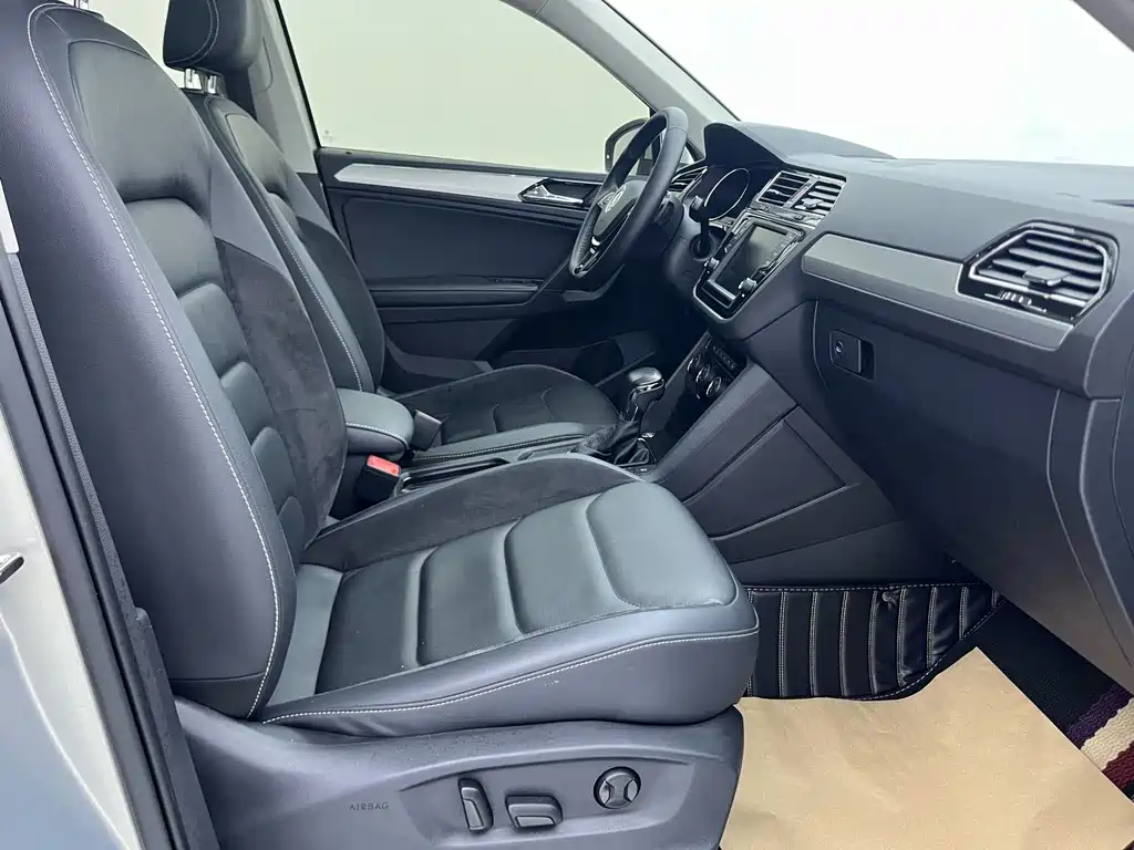 Volkswagen Tiguan L 2017 — фото 9