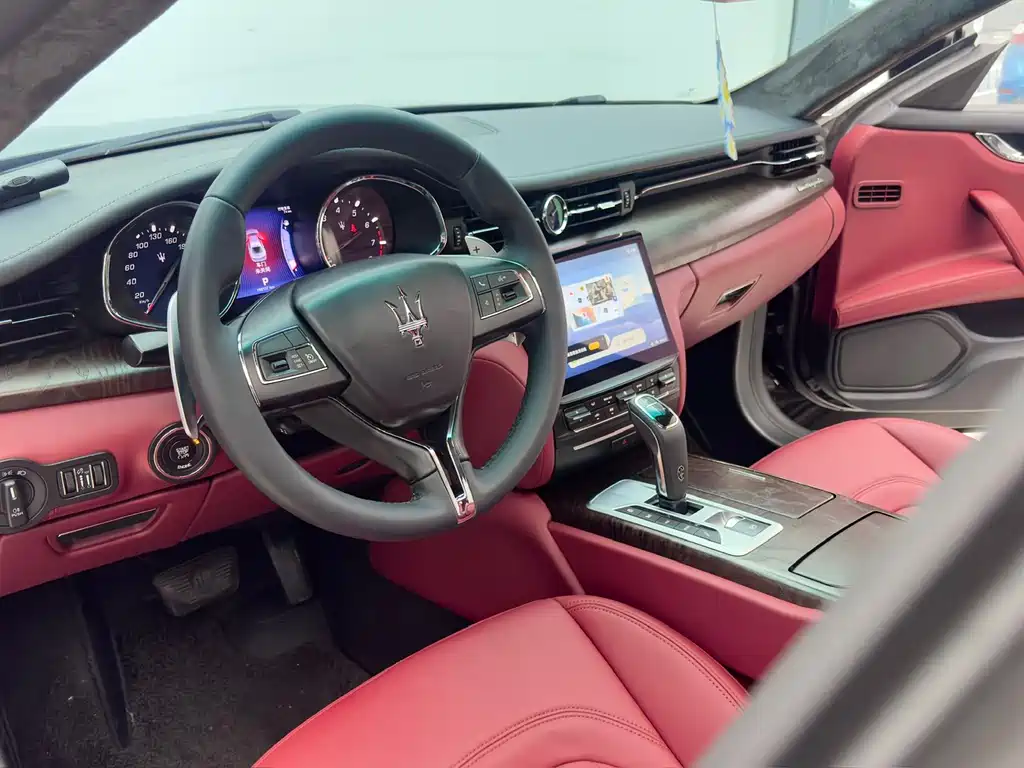 Maserati Quattroporte 2016 — фото 14