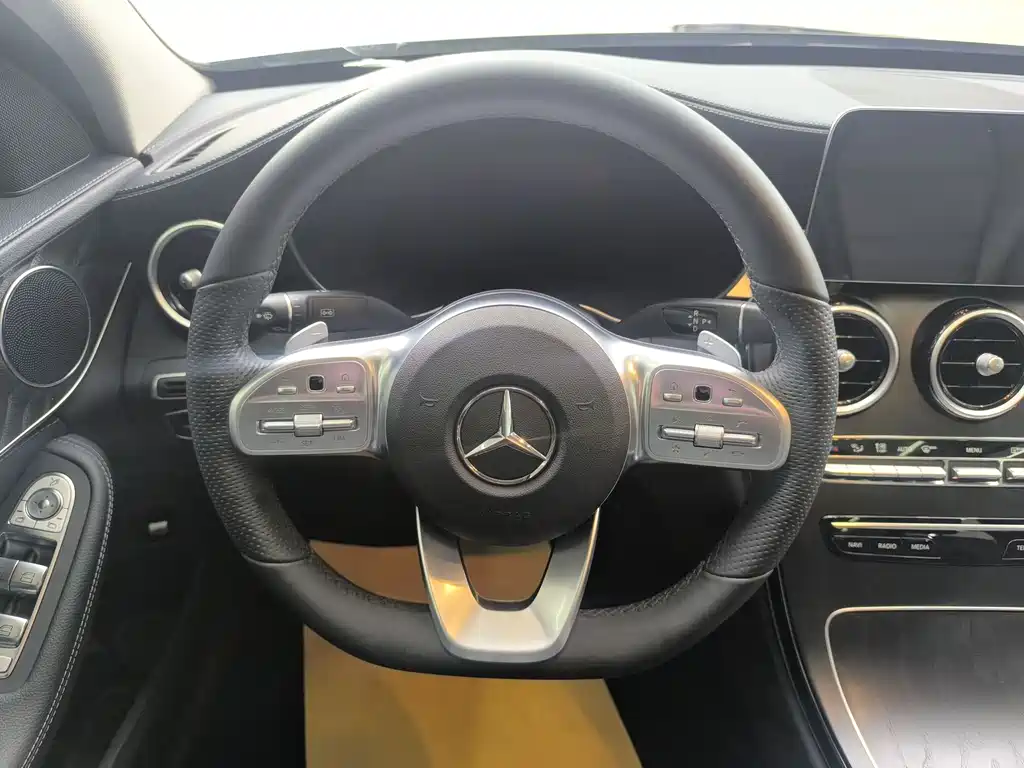 Mercedes-Benz C-Class 2020 — фото 17