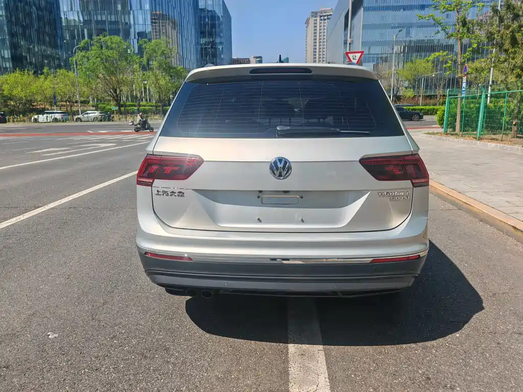 Volkswagen Tiguan L 2017 — фото 6