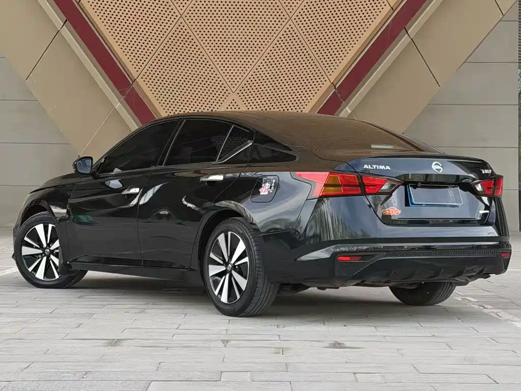 Nissan Teana 2022 — фото 4