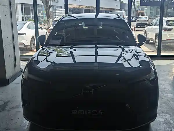 Volvo XC70 Plug-In Hybrid 2025