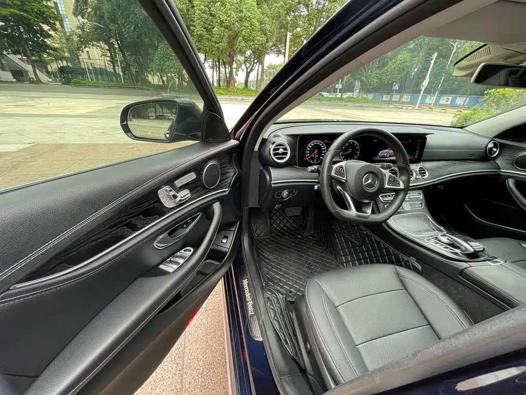 Mercedes-Benz E-Class 2018 — фото 12