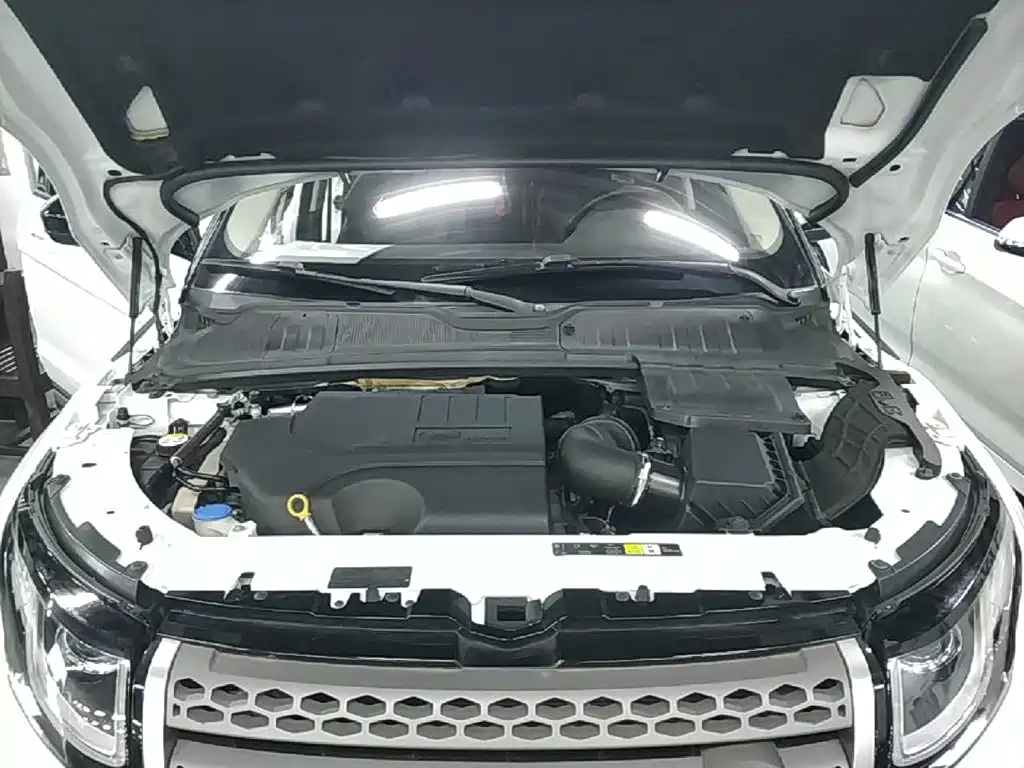Land Rover Evoque 2018 — фото 20
